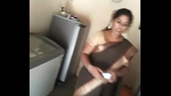 desi real aunty showing hip in shop