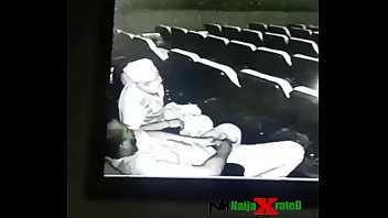 couple baise au cinema
