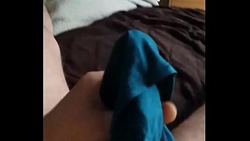 jerking off with sisters panties