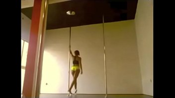 Dance workout pole dance - Lejos · Tino El Pingüino Ft. Adan Cruz & Deztwo