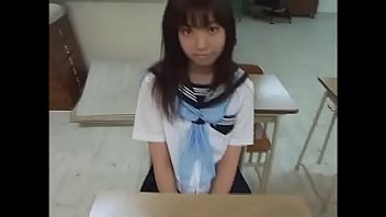 Japanse teen schoolgril Megumi Fukiishi 001