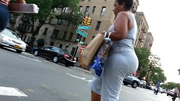 Candid gilf booty #1 of NYC